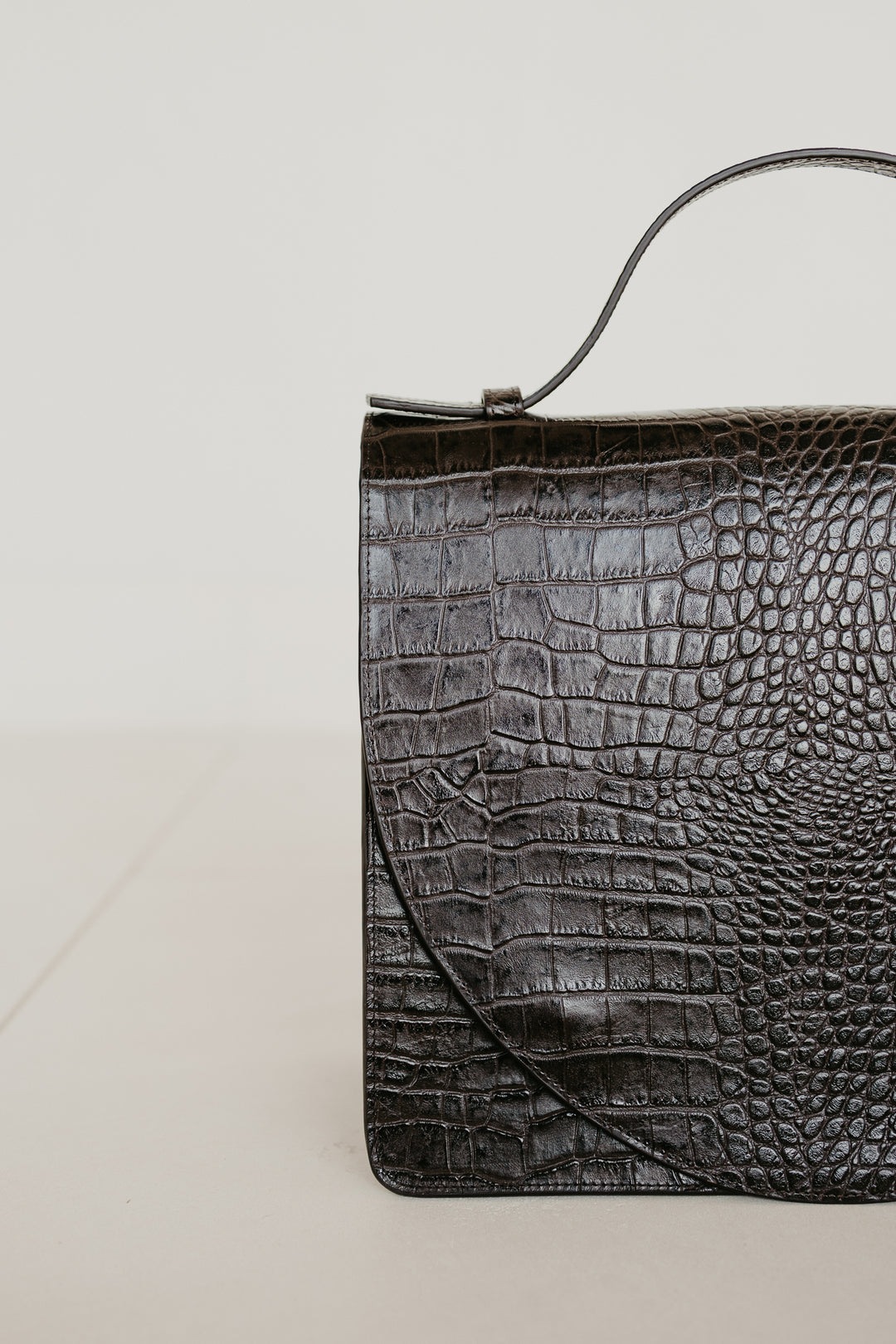 Midi Briefcase 2.0 | Ebony Croco