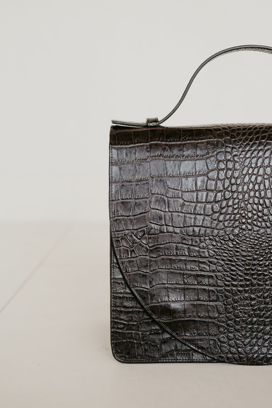 Midi Briefcase 2.0 | Ebony Croco