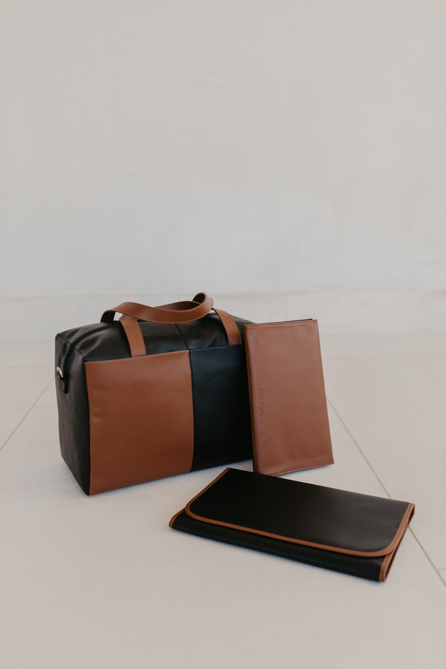 The Mommy Bag | Dark Cognac / Black