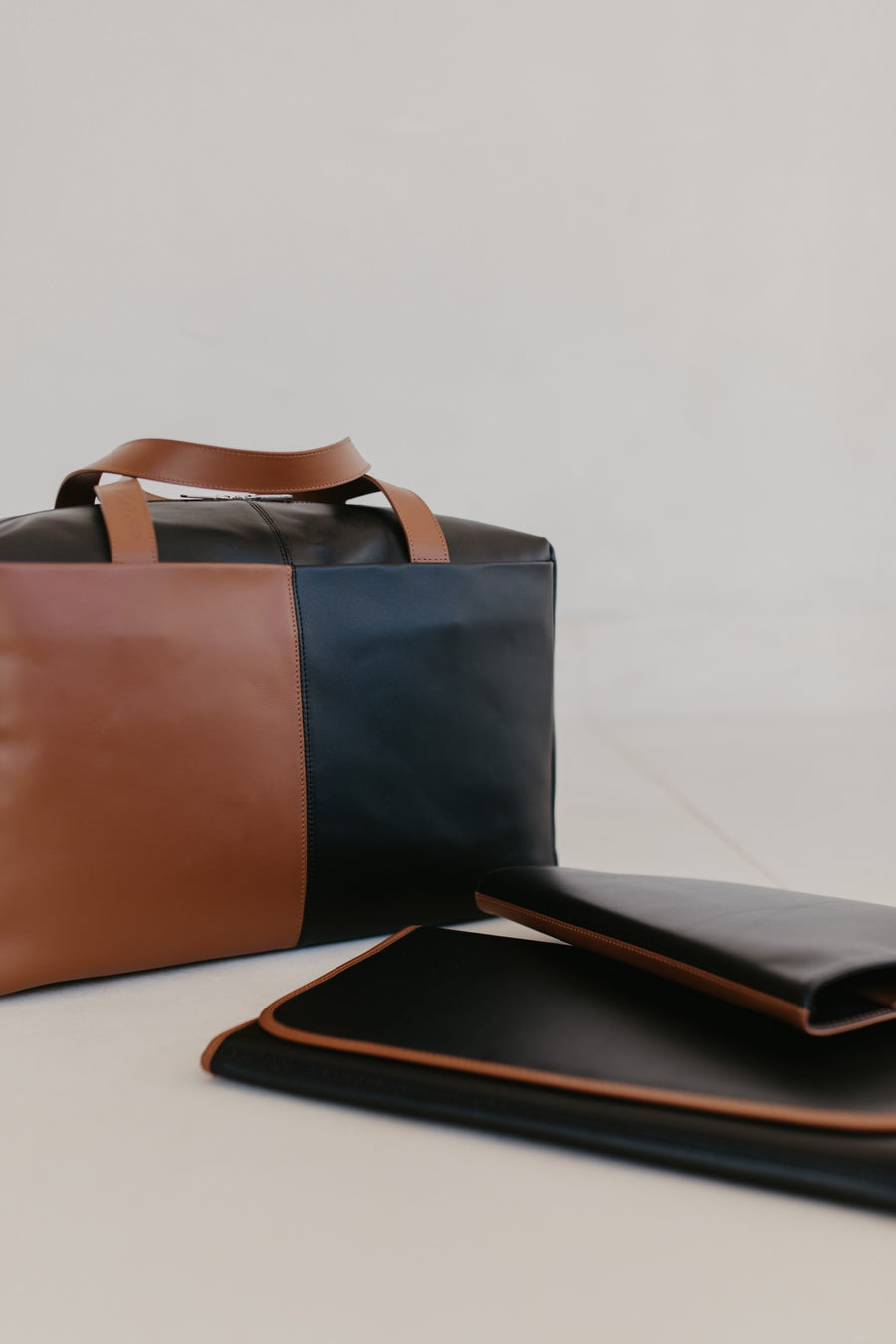 The Mommy Bag | Dark Cognac / Black