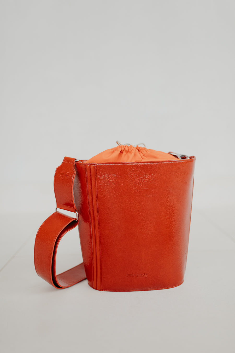 Sac Bucket | Garnet