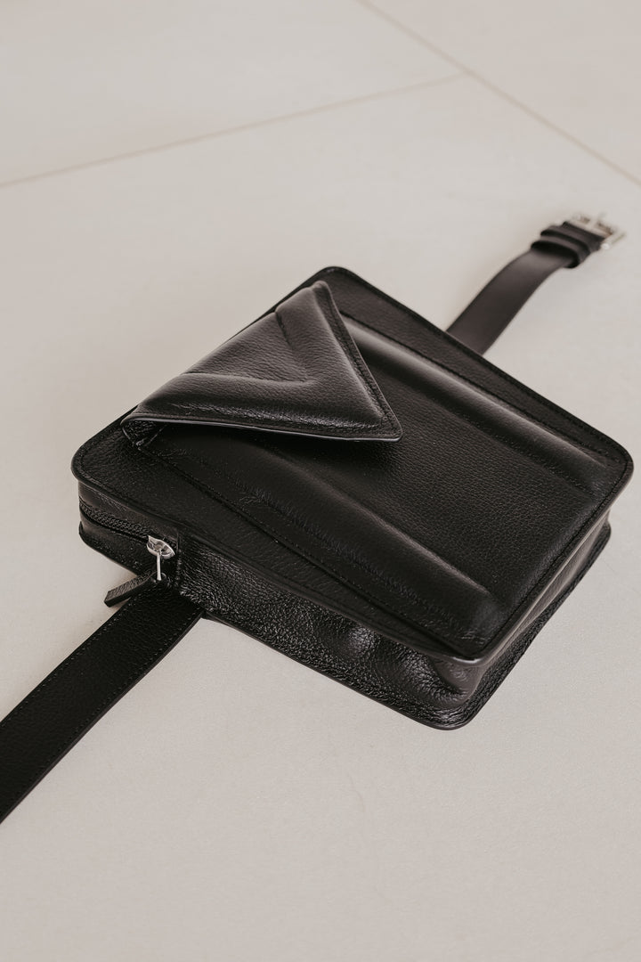 Belt Bag: Belt XL Black Structured + Trapezium M Black Structured