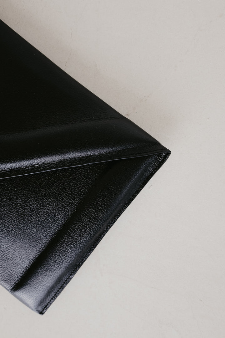 M-Clutch | Black Structured