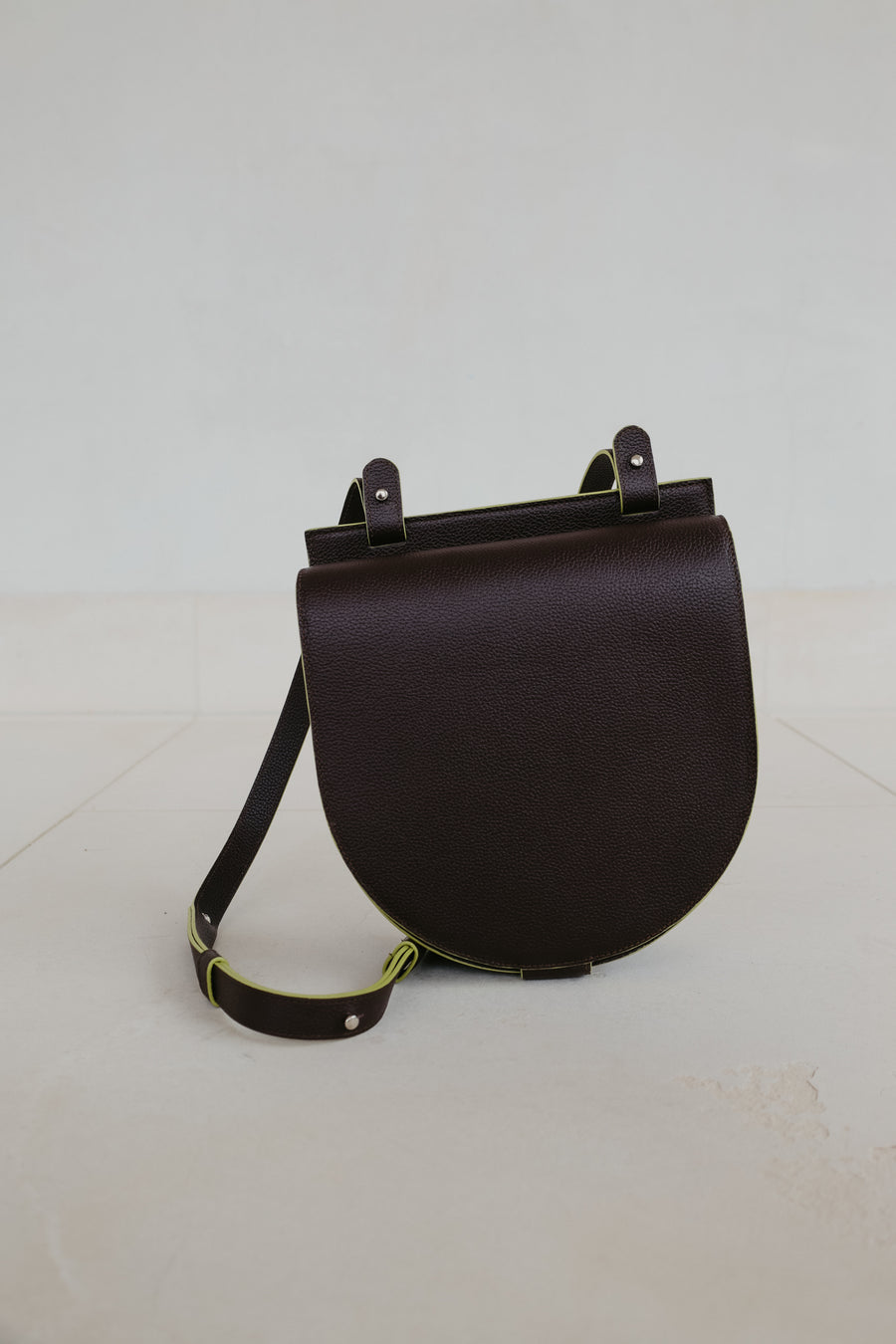 Single Saddle | Stitched Ebony / Lime Structured