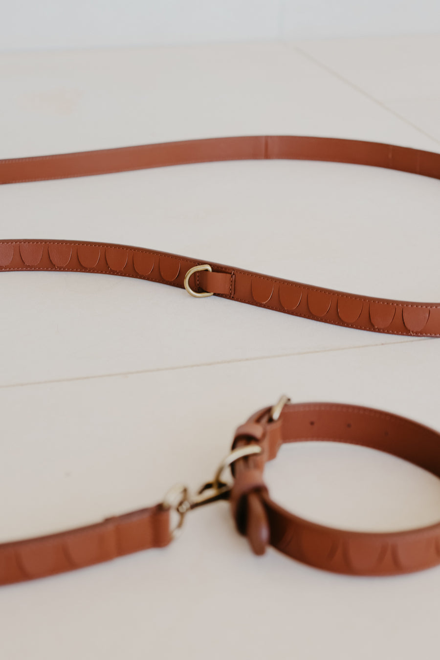 Leash Scales | Dark Cognac