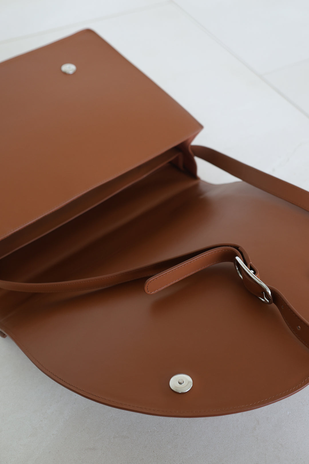 Midi Briefcase 2.0 Scales | Light Cognac Pure