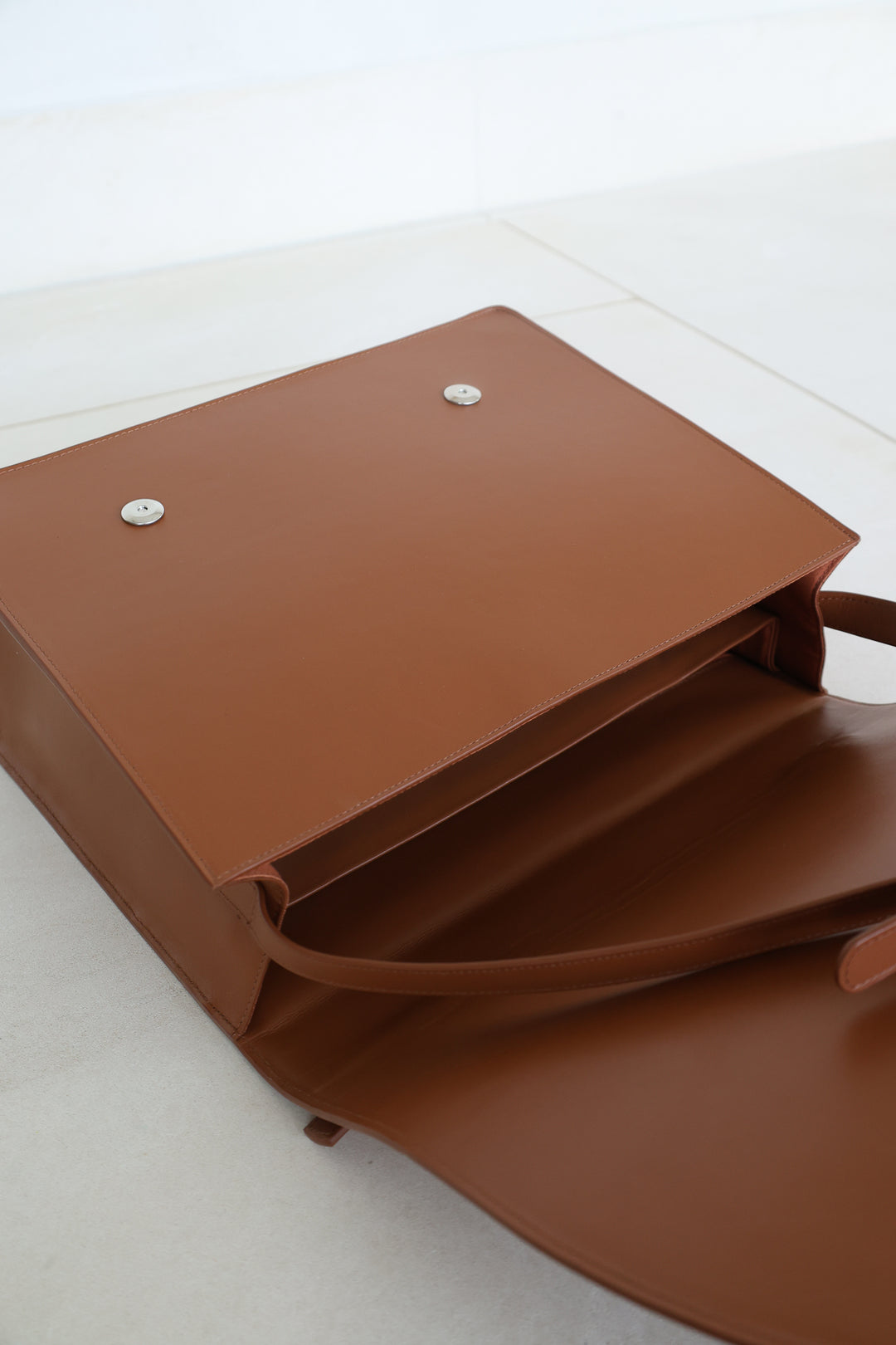 Midi Briefcase 2.0 Scales | Light Cognac Pure