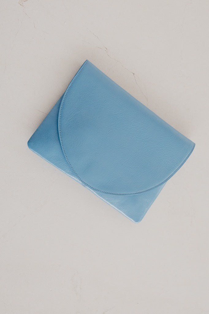 Bridal Collection | Medium Envelope Bleu Ciel Stone