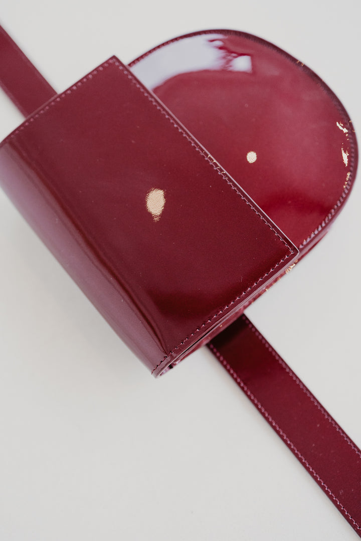 Belt Bag: Belt XL Wine Laqué + Half Moon Wine Laqué