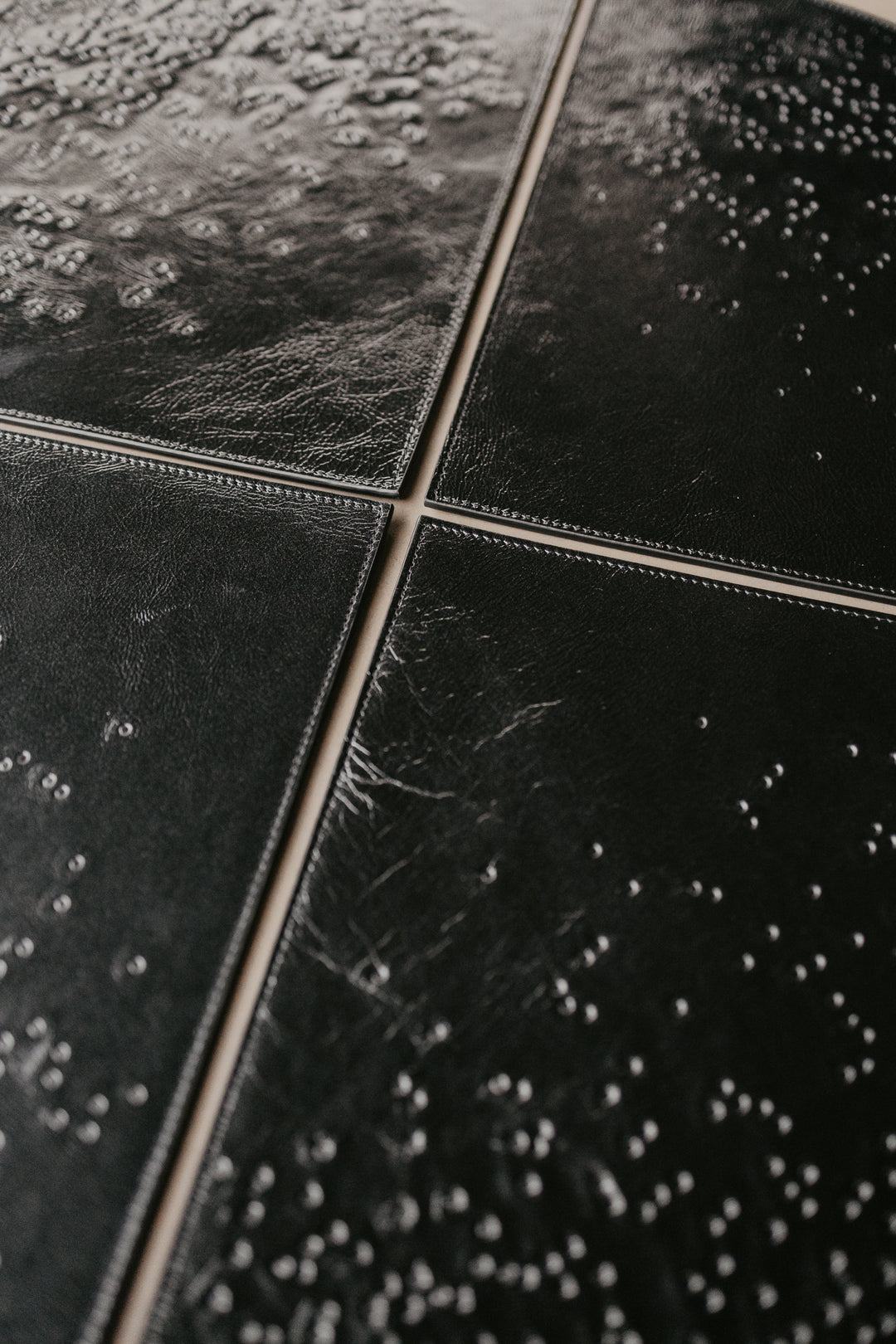 Placemat Set (4) Dots | Basalt
