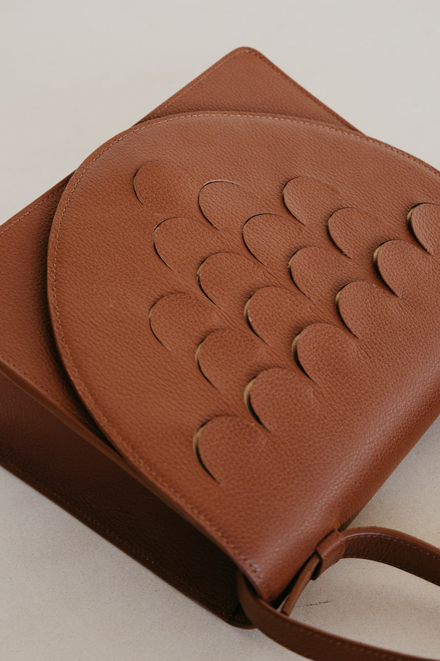Mini Briefcase Scales | Dark Cognac Structured