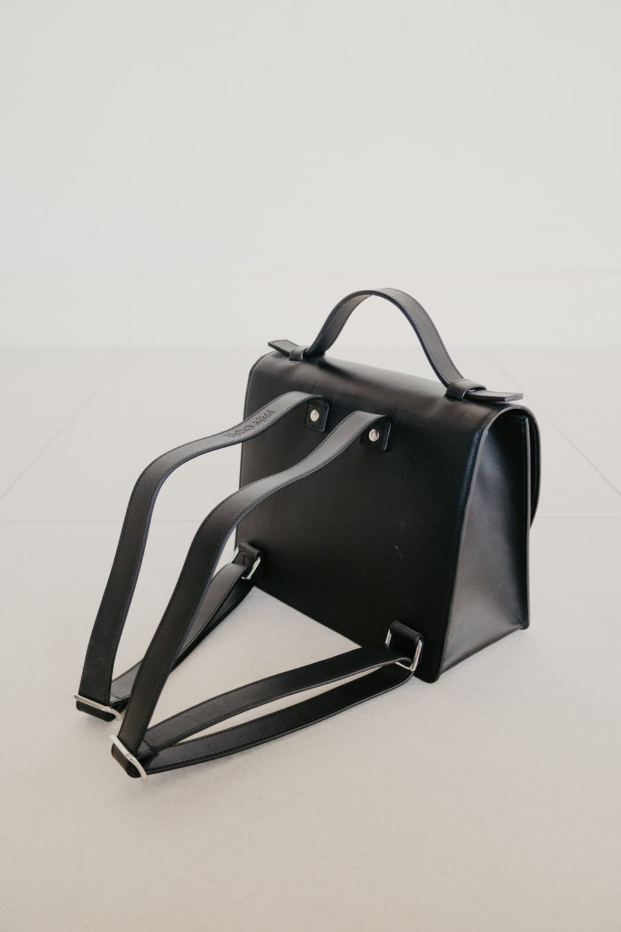 KID 1.0 | Balances noires