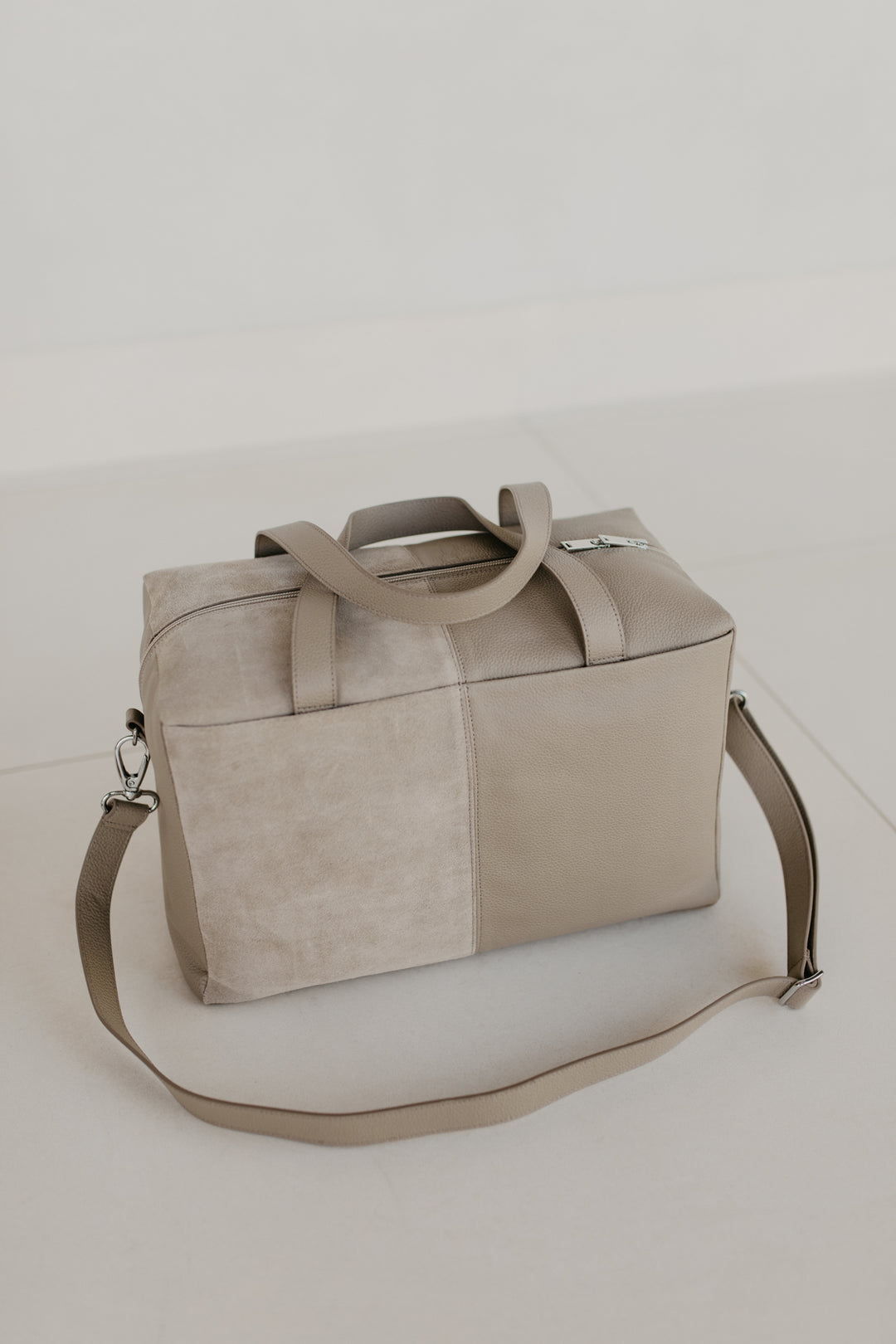 Weekender | Taupe Gestructureerd / Suède