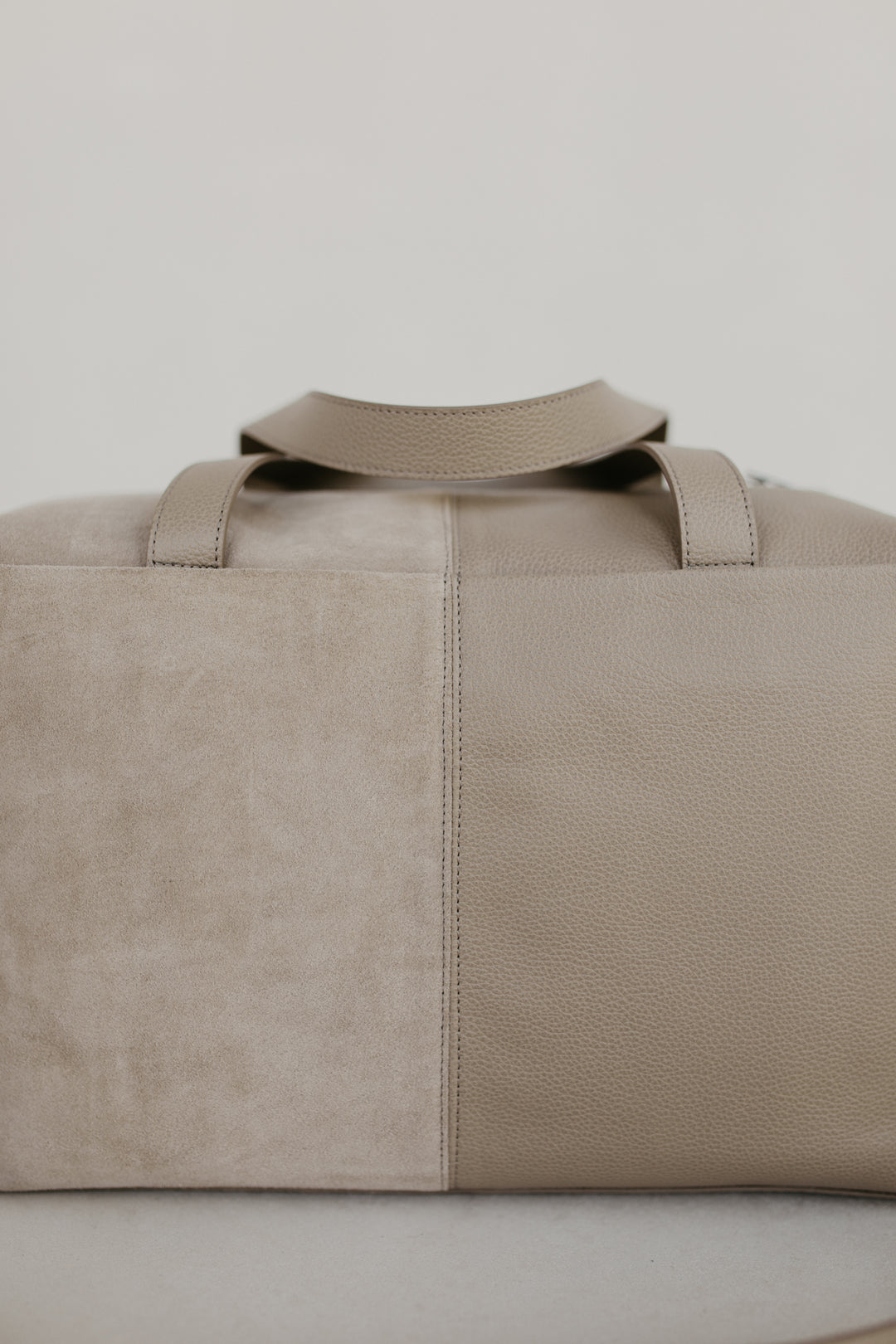 Weekender | Taupe Gestructureerd / Suède