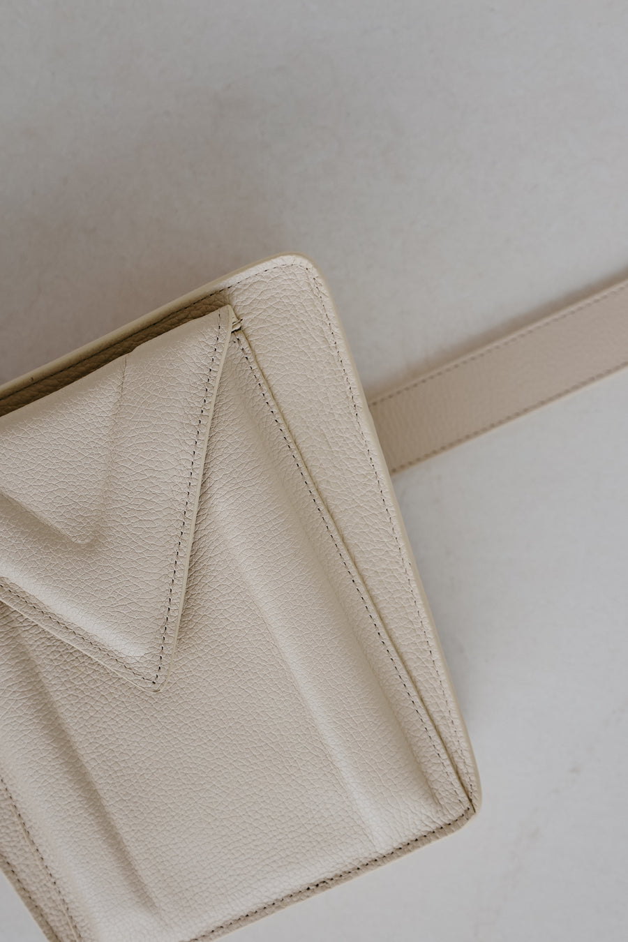 Belt Bag: Belt XL Sand Structured + Trapezium M Sand Structured