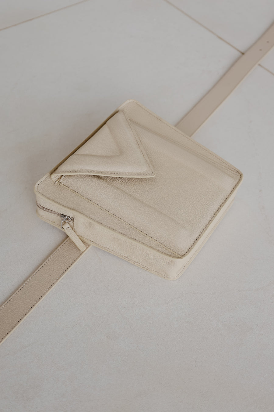Belt Bag: Belt XL Sand Structured + Trapezium M Sand Structured