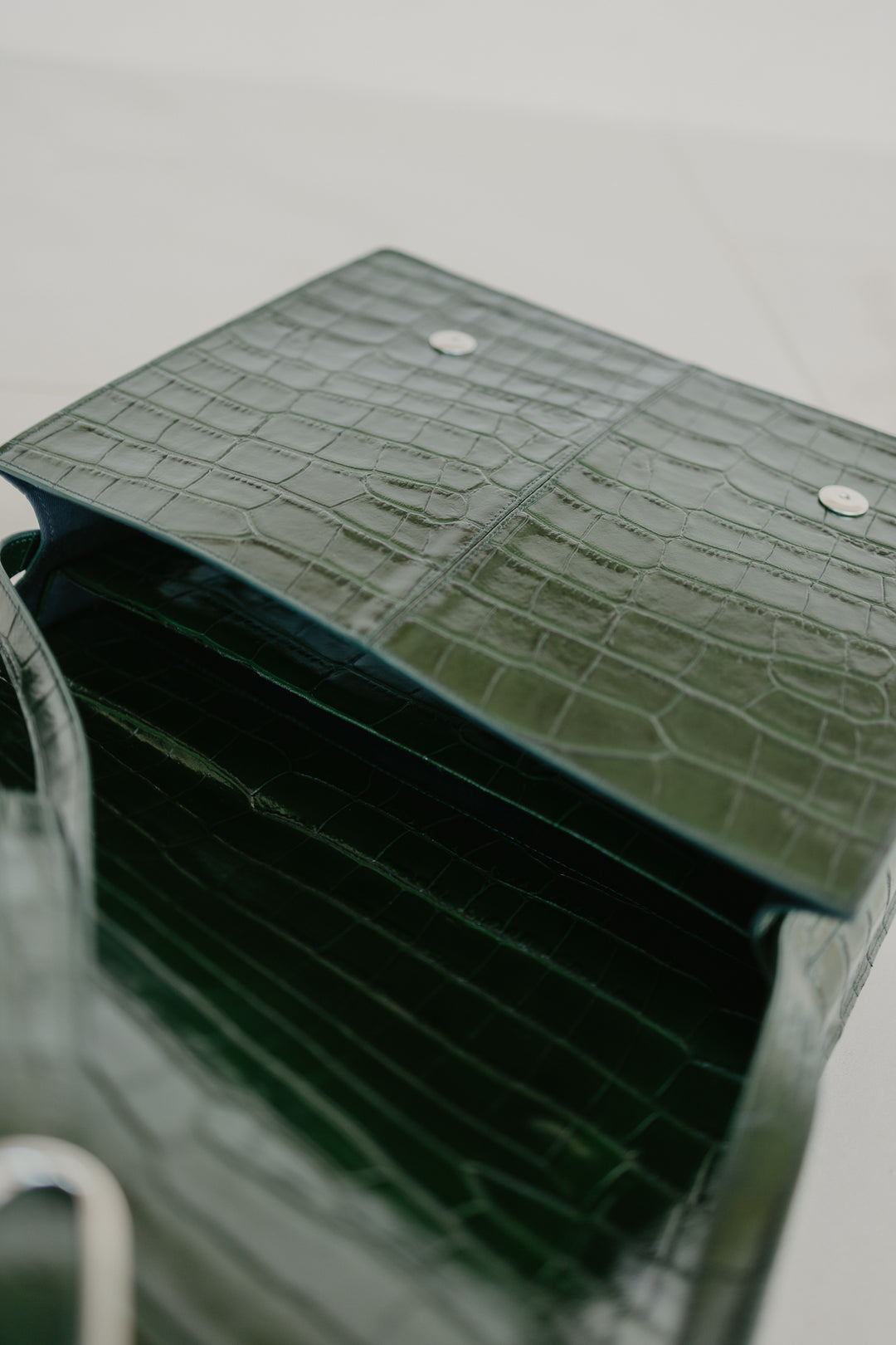 Midi Briefcase 2.0 | Forest Croco Glans