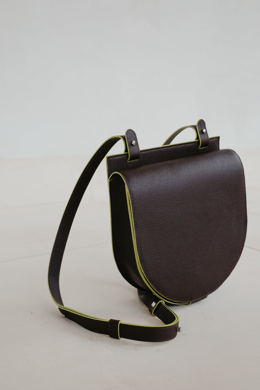 Single Saddle | Stitched Ebony / Lime Structured