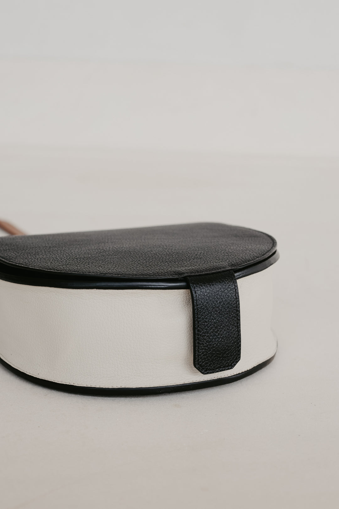 Single Saddle | Tricolor Structured