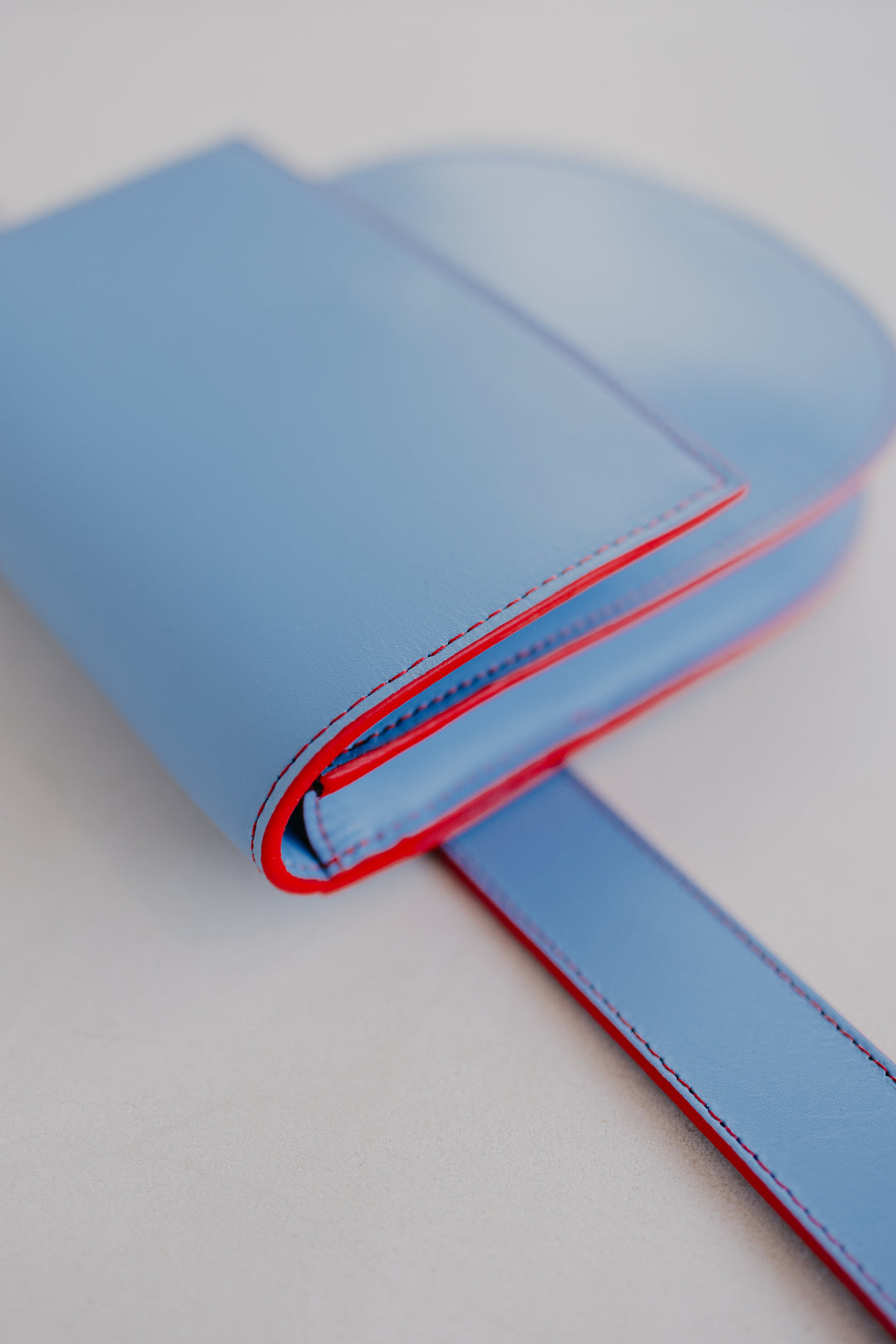 Belt Bag: Belt XL Stitched Bleu Ciel / Red + Half Moon Stitched Bleu Ciel / Red
