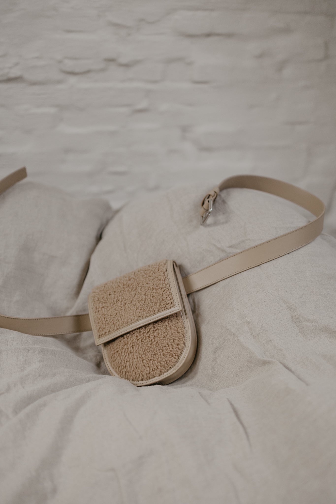 Riemtas: Riem XL Beige + Halve Maan Beige Teddy