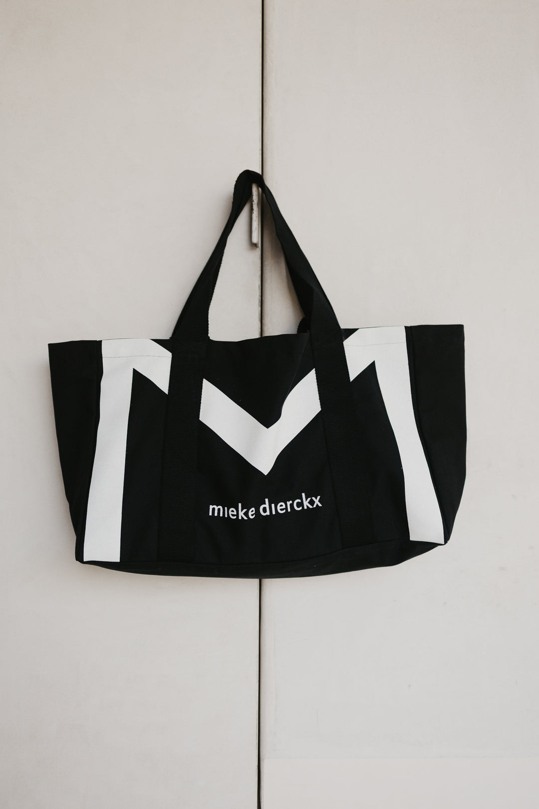The M Tote Bag | Black / White