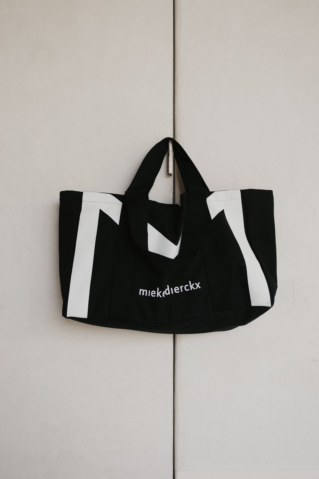 The M Tote Bag | Black / White