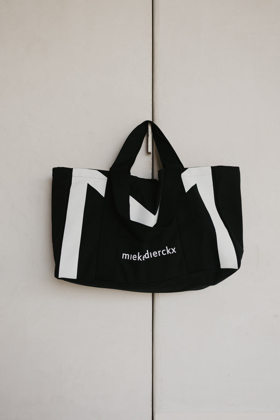 The M Tote Bag | Black / White