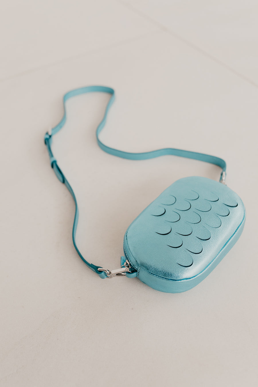 Ovaal Mini Tasje | Baby Blauw Glimmer