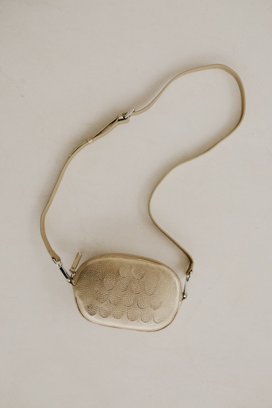 Ovale Mini Tas | Zacht Goud Gestructureerd