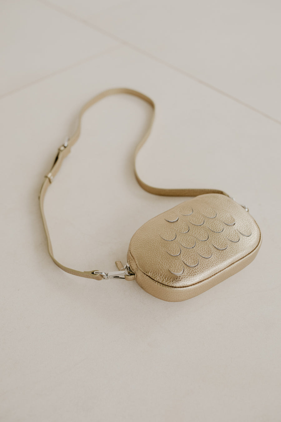 Ovale Mini Tas | Zacht Goud Gestructureerd