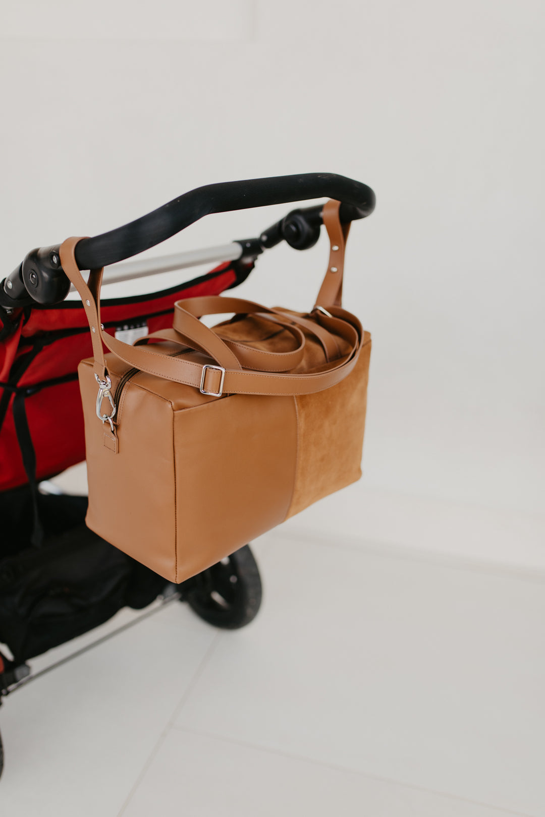 The Mommy Bag | Cognac Suède