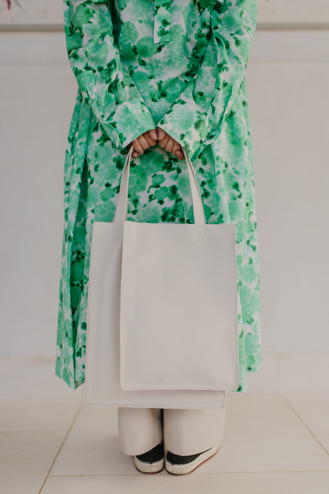 Double Shopper | White