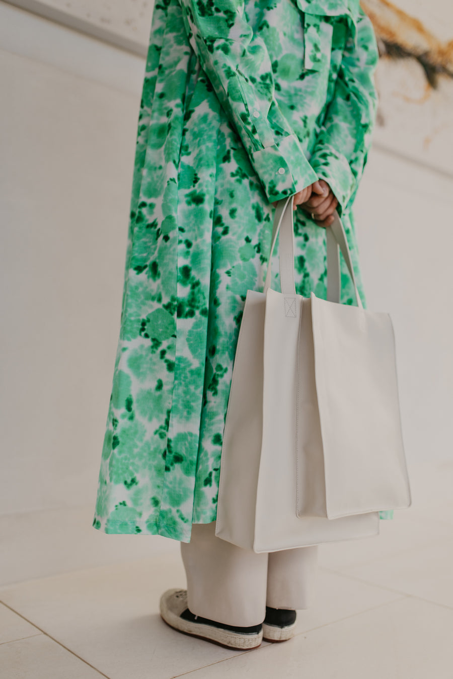 Double Shopper | White