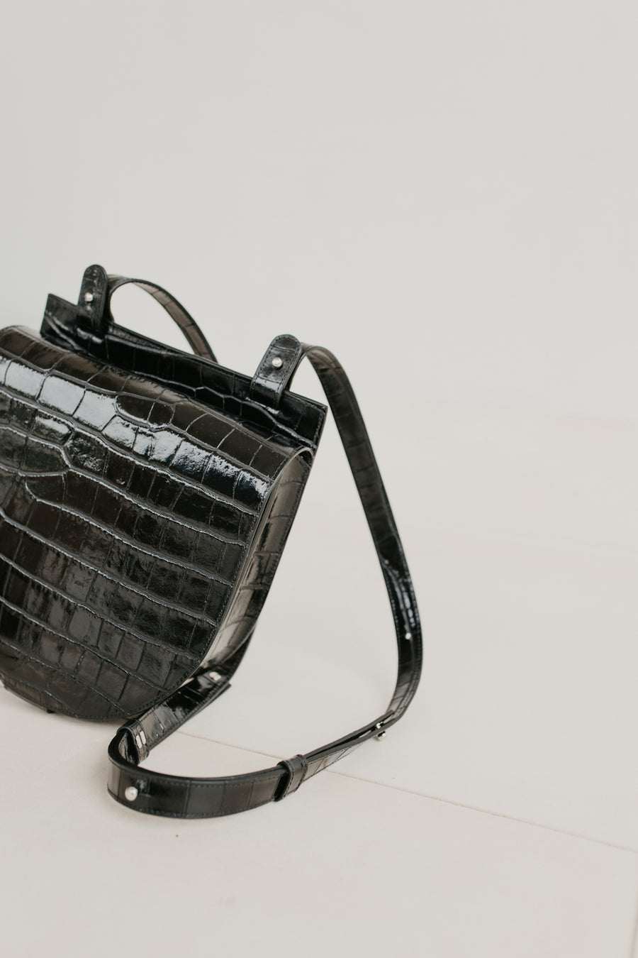 Single Saddle | Black Croco Glans