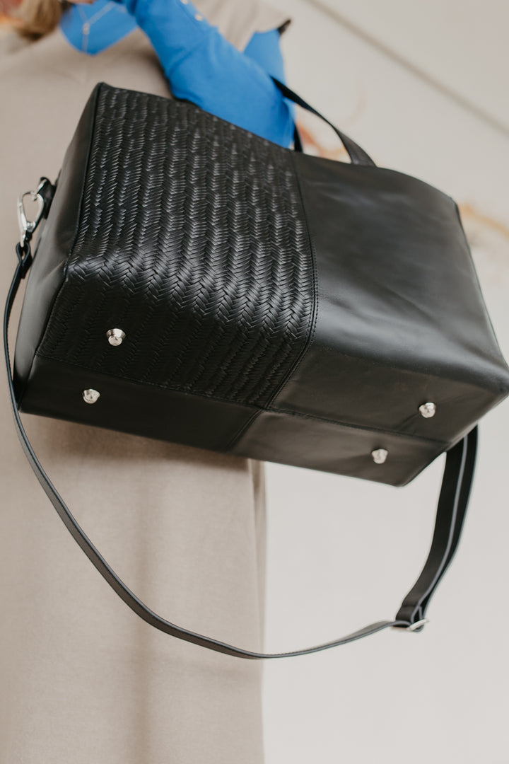 The Mommy Bag | Black Woven