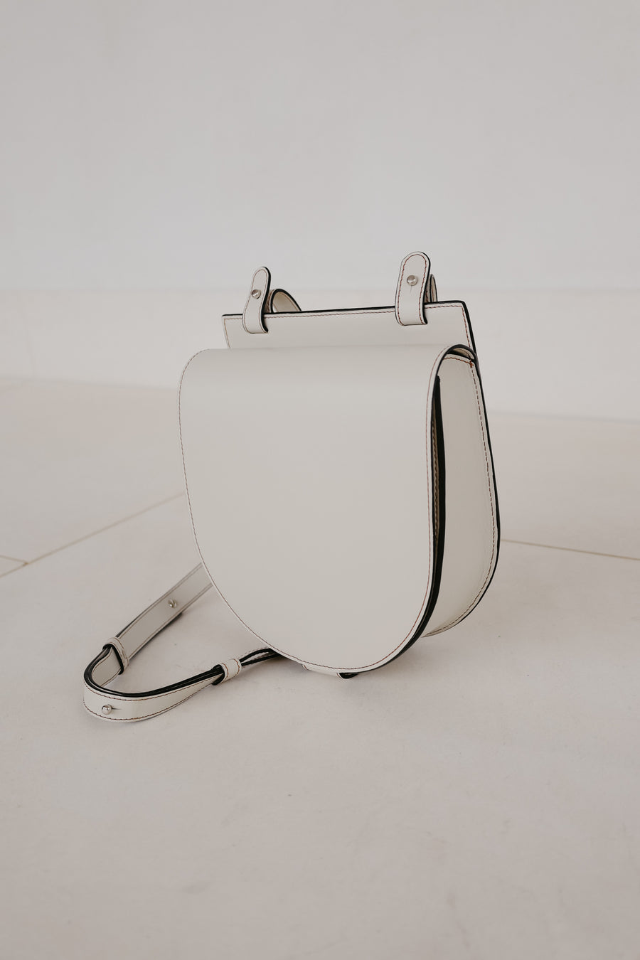 Single Saddle | Stitched Tricolor White