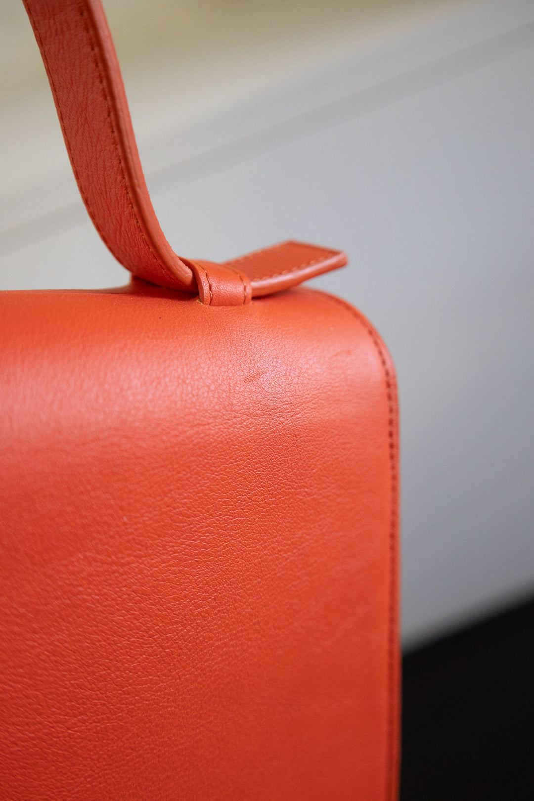 SS. Mini Briefcase Naranja Velvet