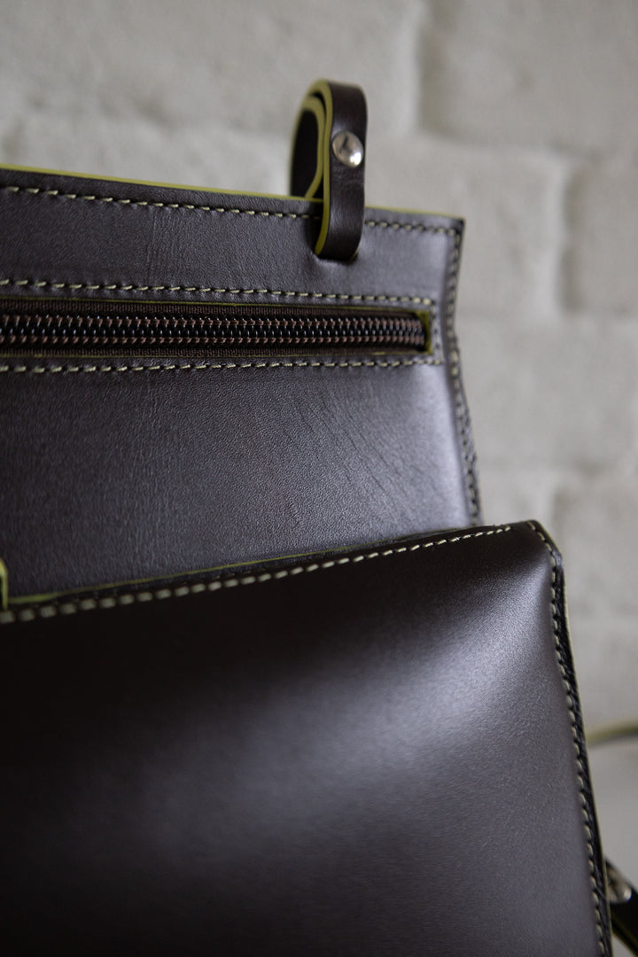 SS. Double Pouch Ebony Lime Stitched