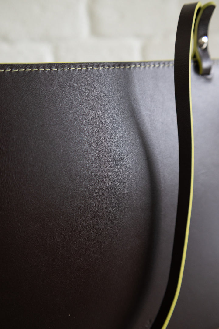 SS. Double Pouch Ebony Lime Stitched