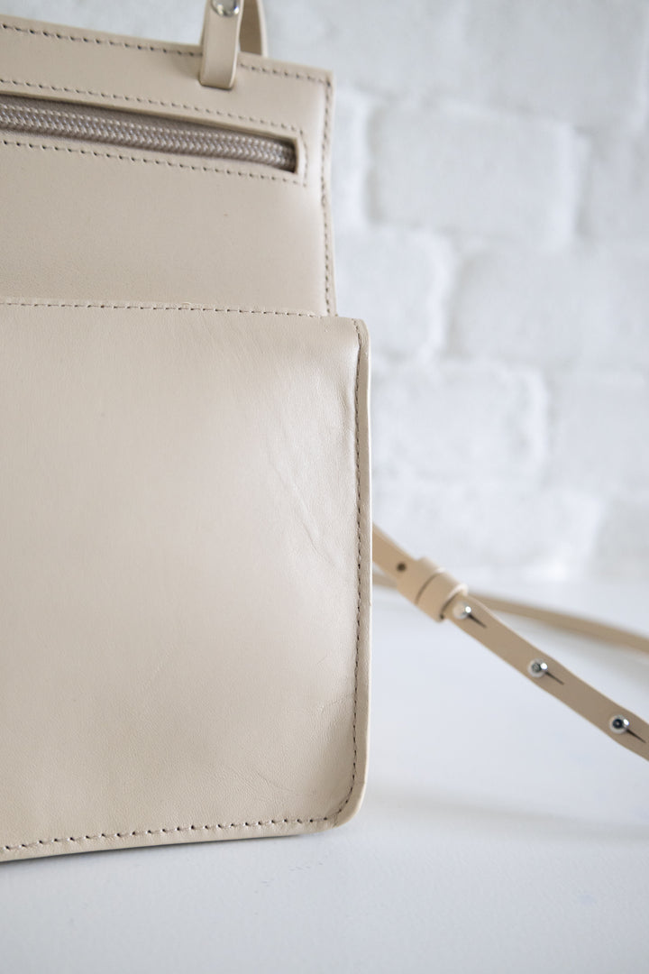 SS. Double Pouch Sand