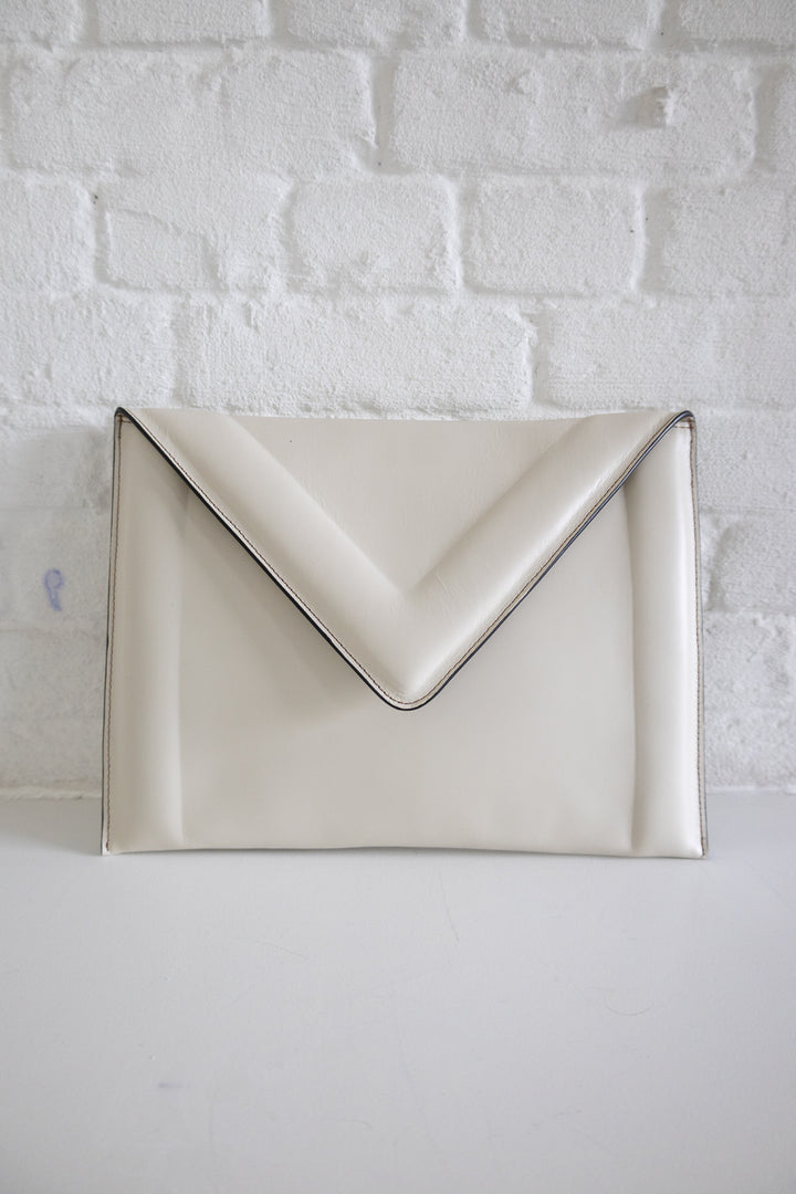 SS. M Clutch White Stitched