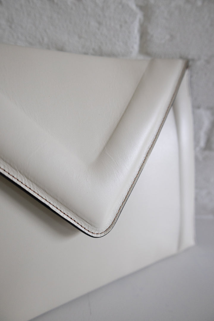 SS. M Clutch White Stitched