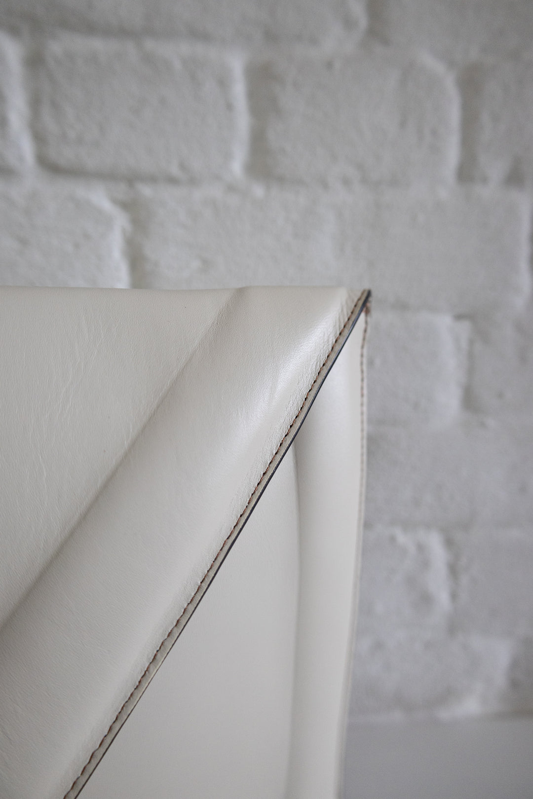 SS. M Clutch White Stitched