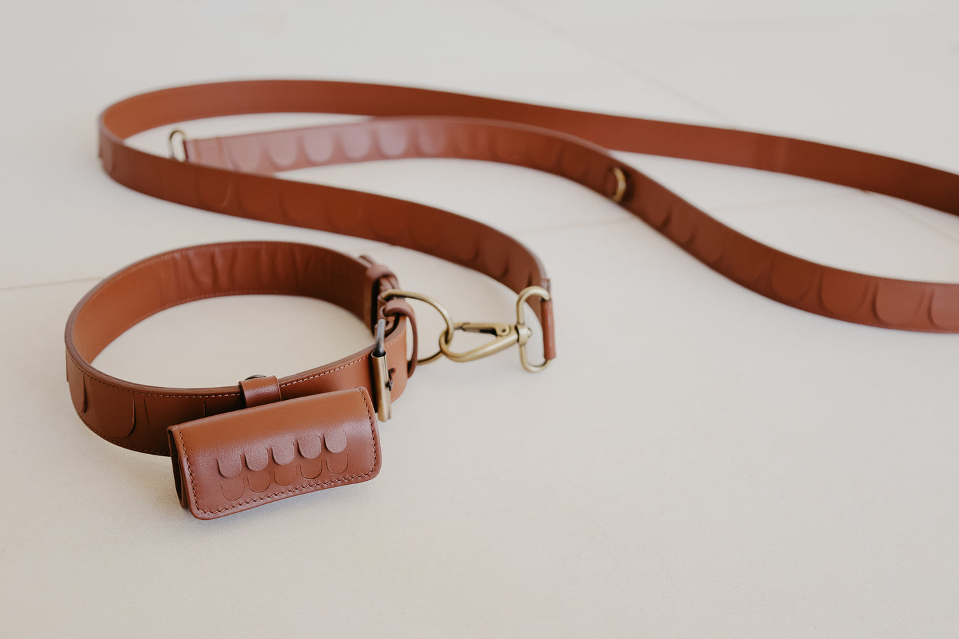 Leash Scales | Dark Cognac