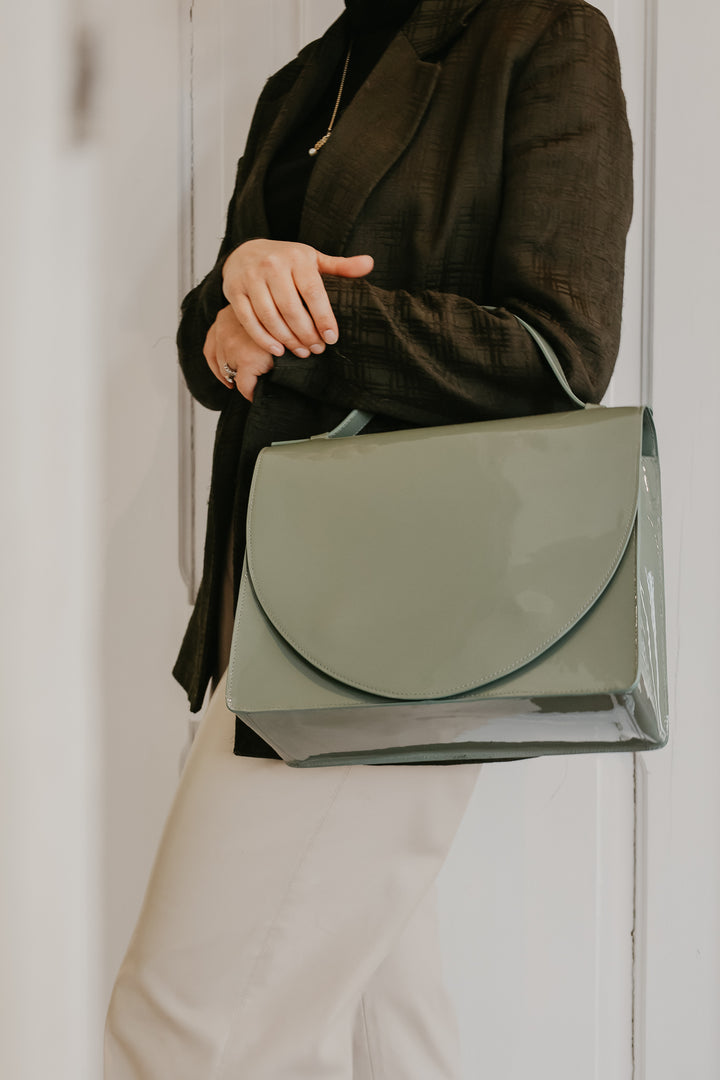 Midi Briefcase 1.0 | Olive Laqué