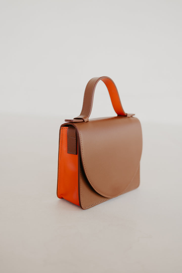 Micro Briefcase | Dark Cognac / Naranja Pure