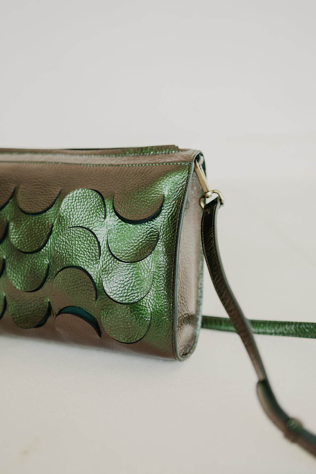 Scales | Kiwi Rose Stone