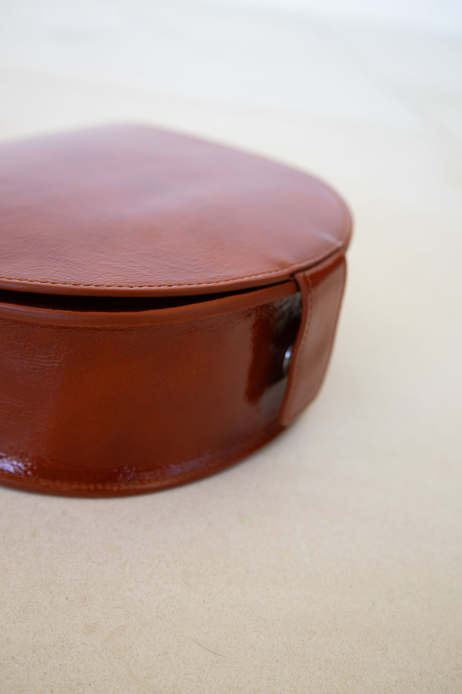 Single Saddle | Terracotta Stone