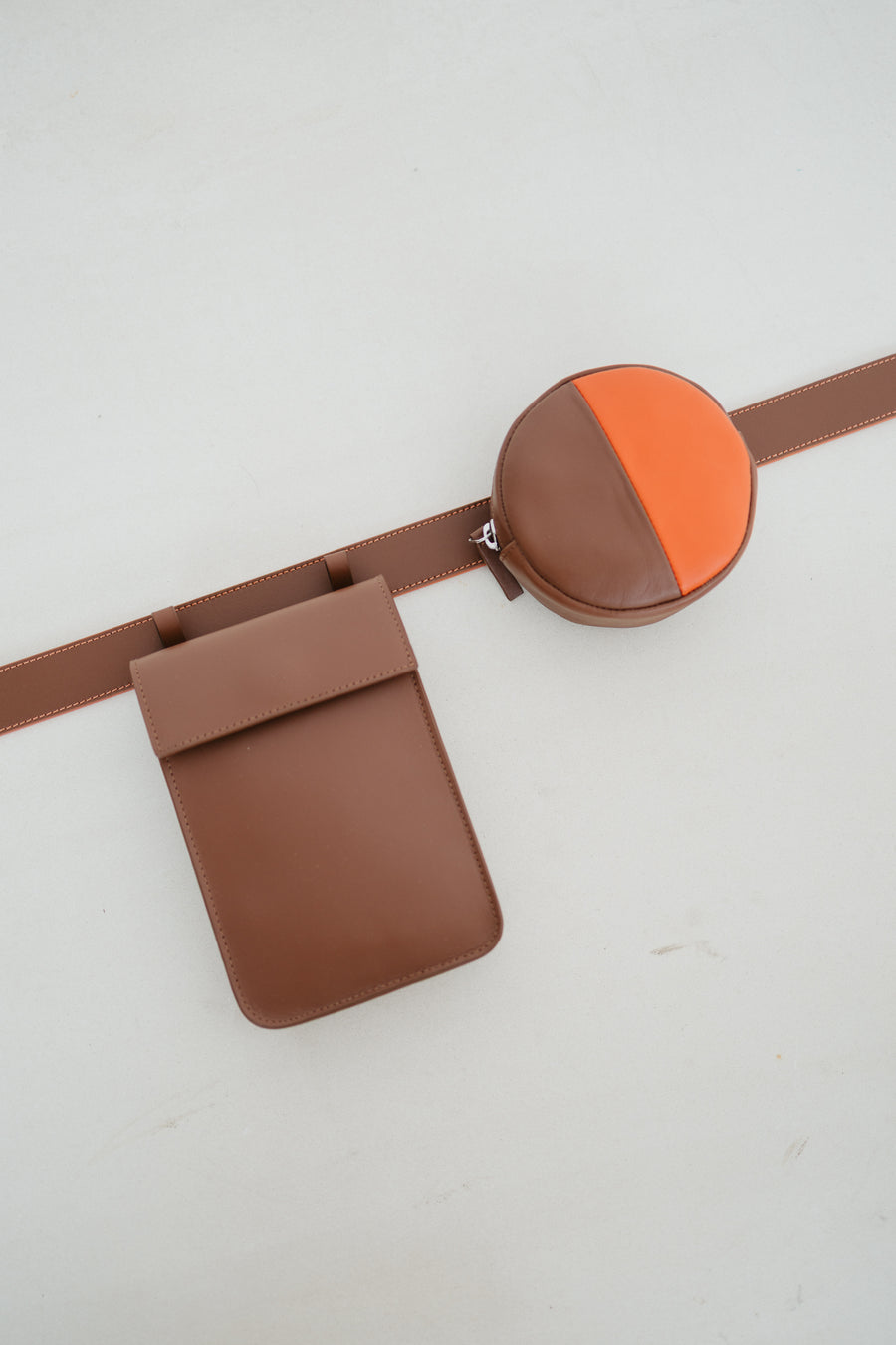 Belt Bag: Rectangle Dark Cognac + Pastille Demi + Belt XL Dark Cognac / Naranja Stitched